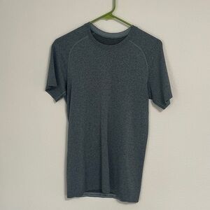 Lululemon athletics Men’s Metal Vent Tech Short-Sleeve Shirt Size XS